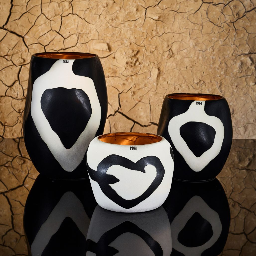 Cape Artistic Black Candle